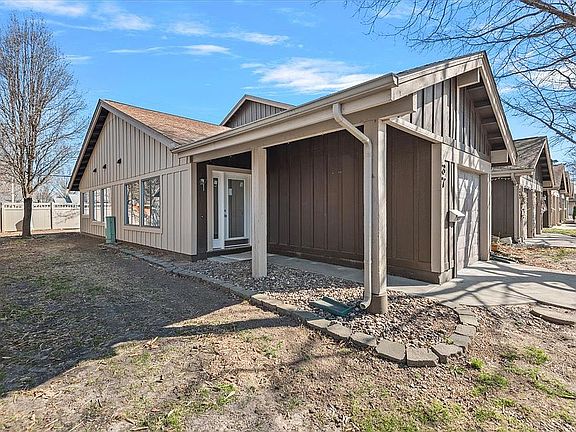 4th image of 37 Redwood Ln