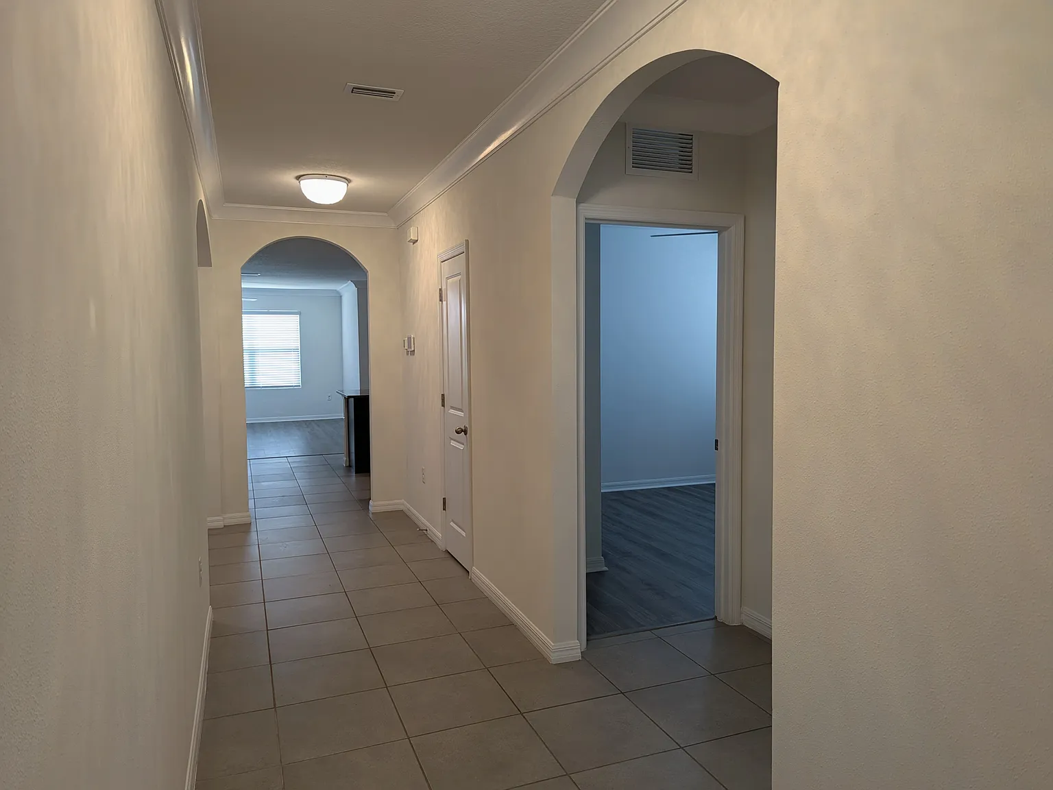 4 bedroom 2 bath now Available! — Photo 3