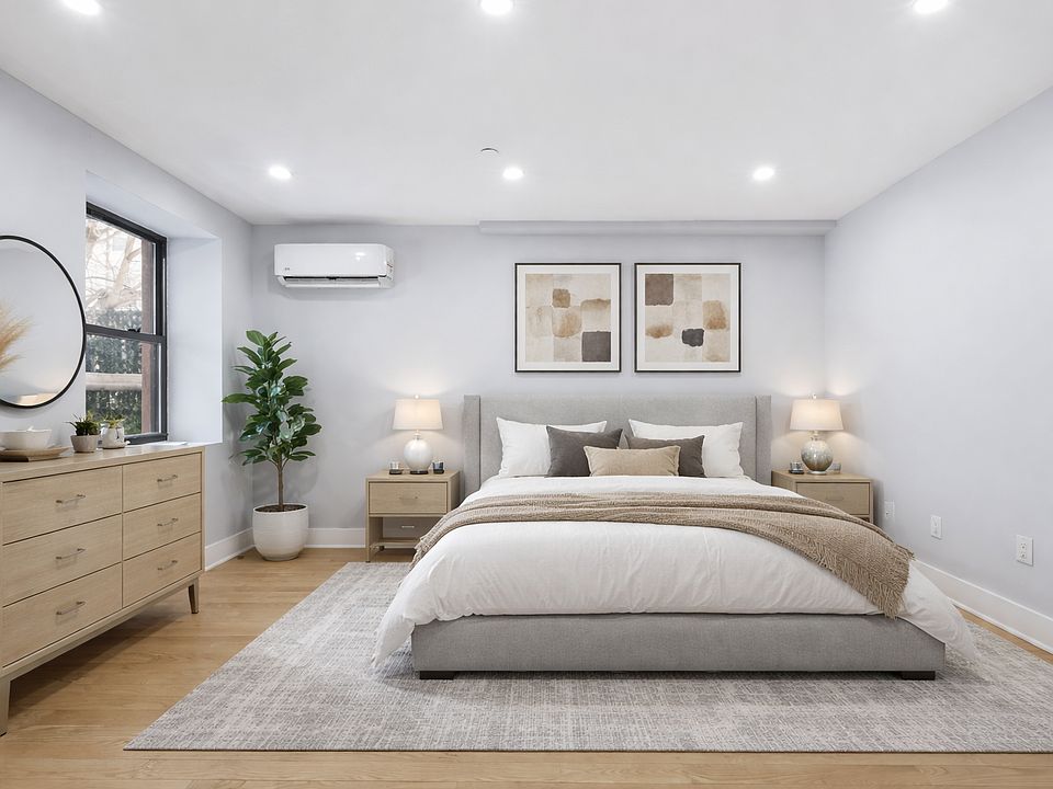 2nd image of 307 W 136th St #2