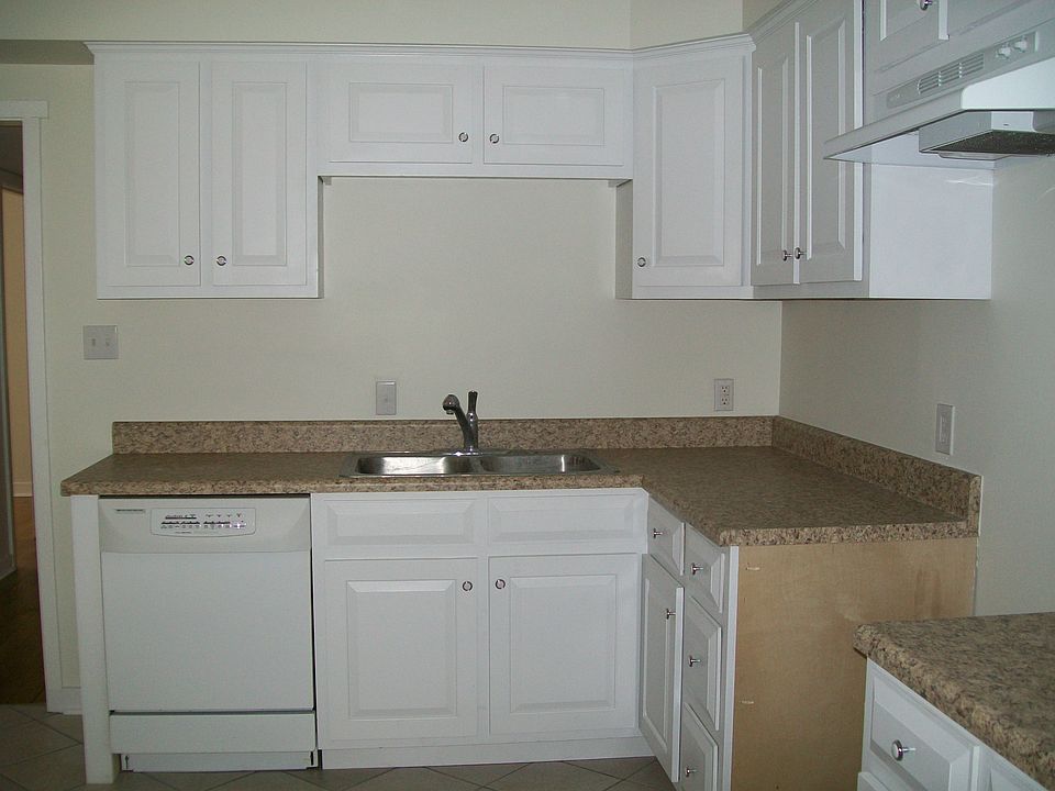 2nd image of 3703 Moody Ave