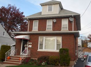 25 Sterling St, Elmwood Park, NJ 07407