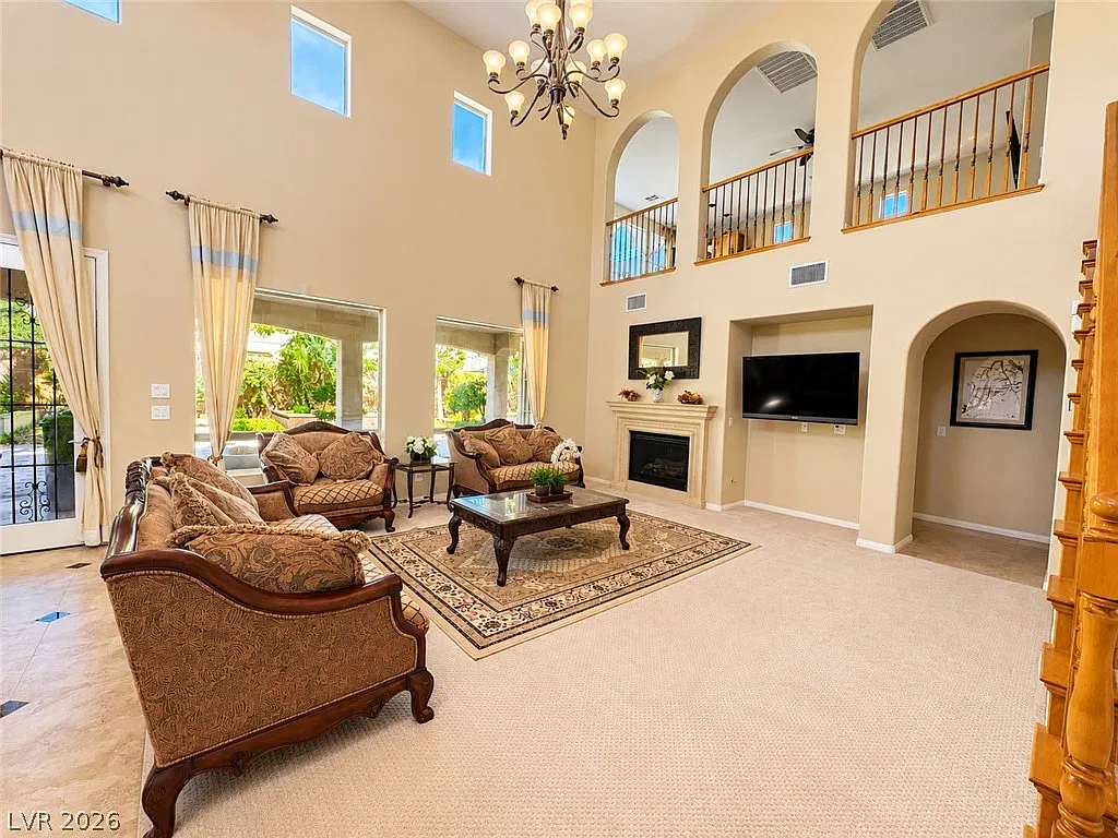 4 bed, 2.5 bath, 3417 sqft, $3,552 — Photo 4