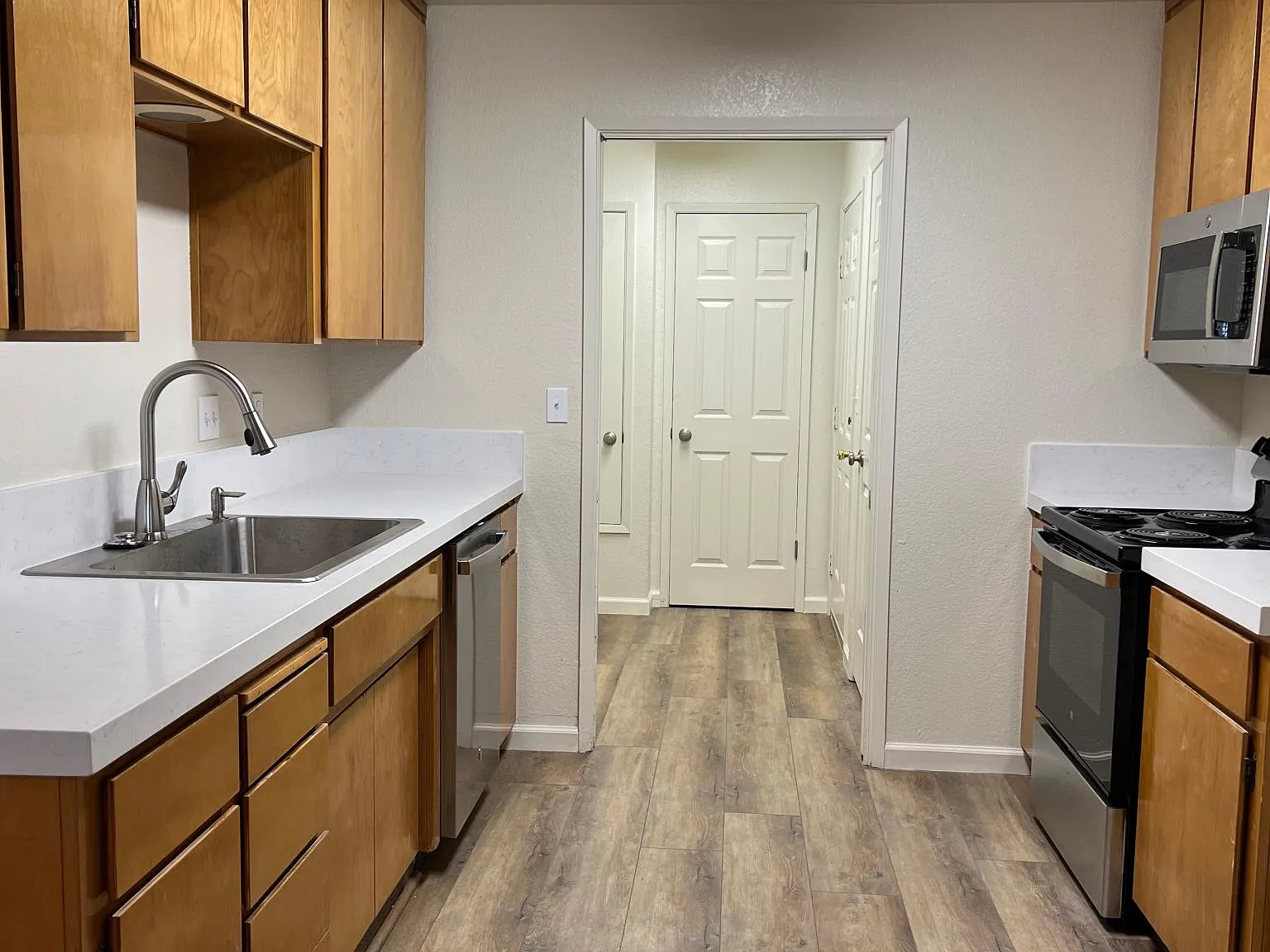 1 bed, 850 sqft, $1,525 — Photo 1