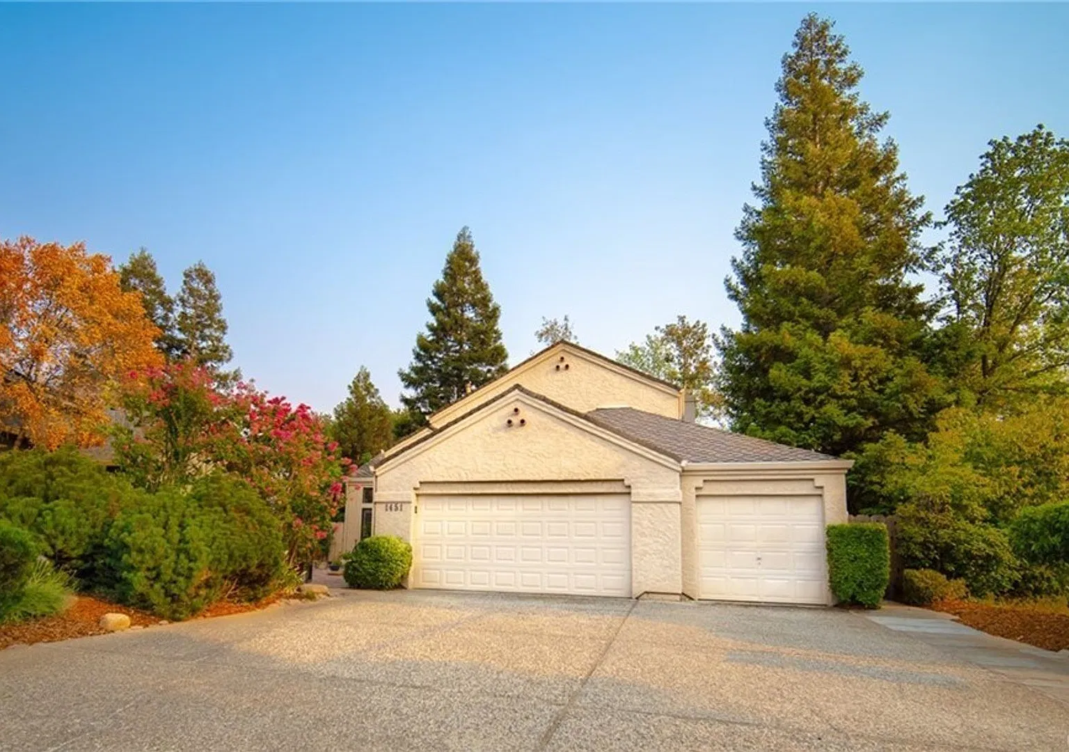 Beautiful 4 Bedroom 3 Bath with beatiful view and close to PV High — Photo 1