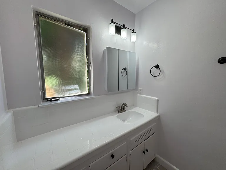 1728 1/2 N Gramercy Pl #1 — Photo 19