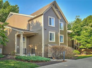 11212 Nieman Rd APT 202, Overland Park, KS 66210