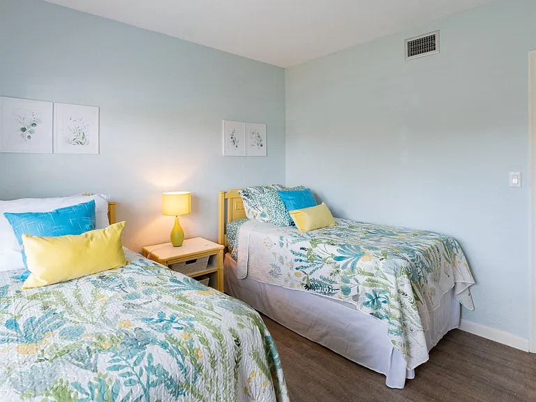 20 Greenbrier St #3-105 — Photo 9