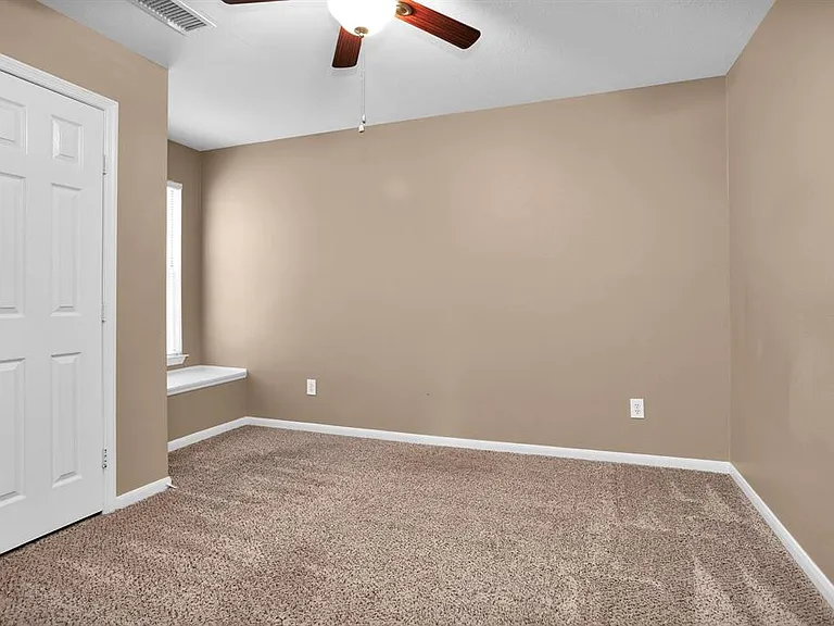 111 S Winterport Cir — Photo 14
