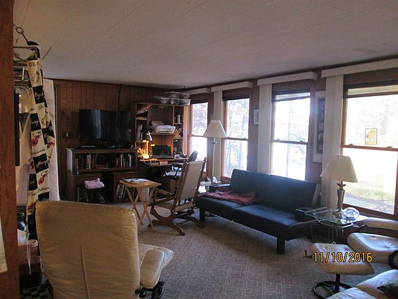 3rd image of 494 Horseshoe Dr