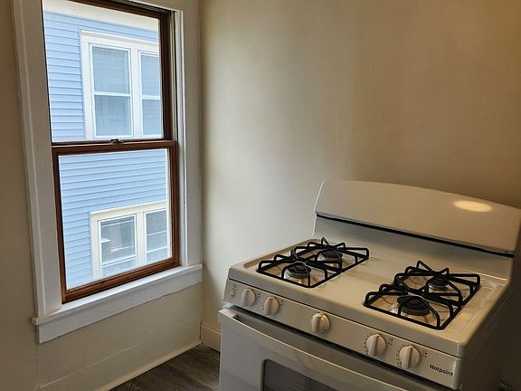 5th image of 423 Schuyler St #2