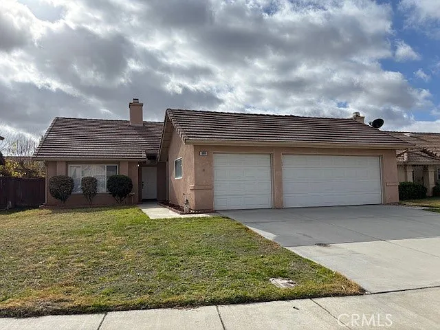1066 Birch Ln — Photo 1