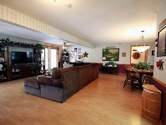 5th image of 580 E Seminole Dr