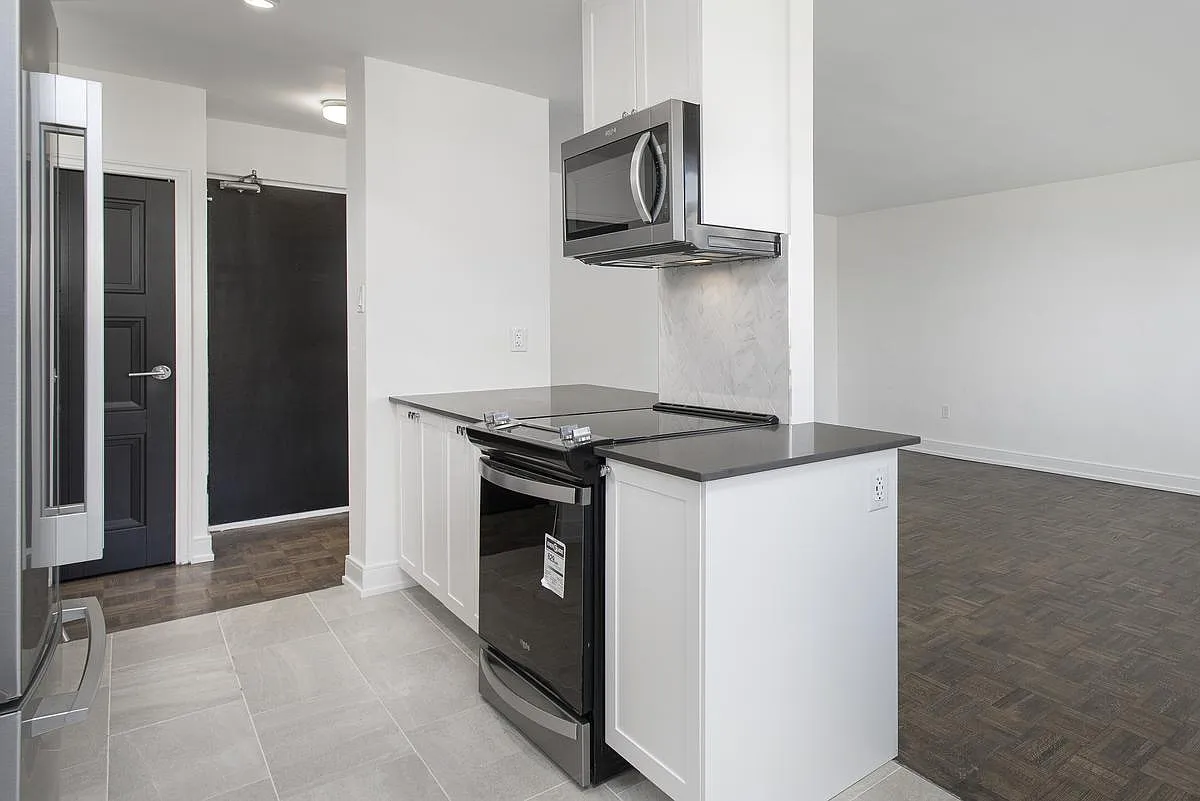 25 Eva Road — Photo 4