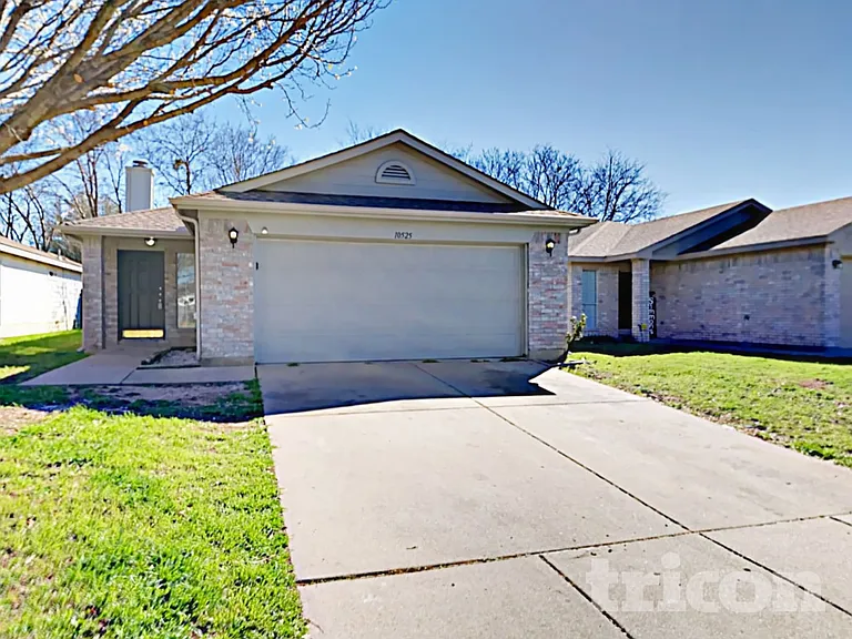 10525 Flamewood Dr — Photo 2