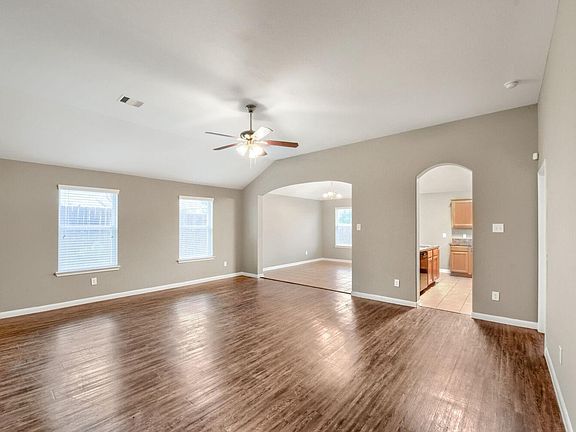 3rd image of 13347 Miller Ln