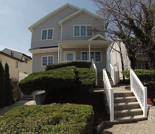 1st image of 108 Vincent Ave