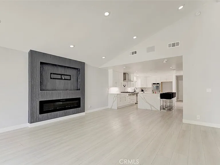 9450 Tampa Ave — Photo 19