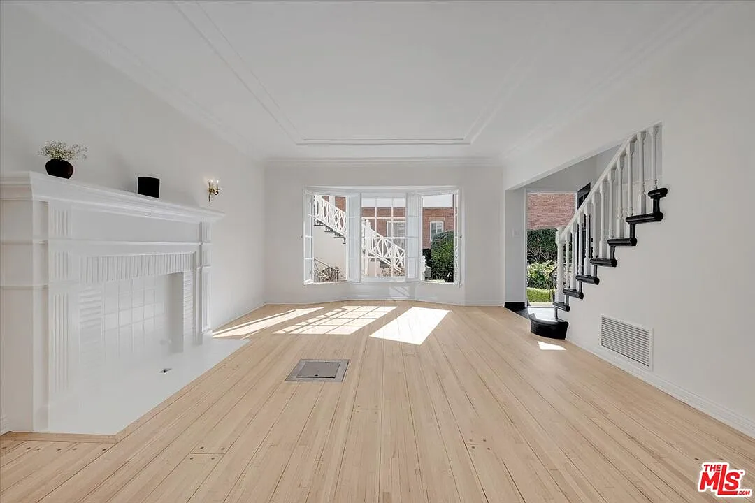 2 bed, 1.5 bath, 1470 sqft, $6,500 — Photo 2