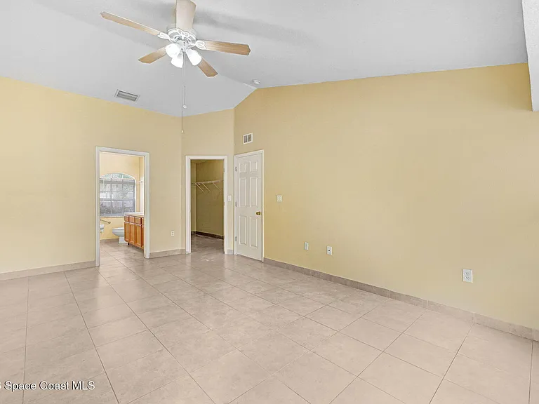1416 Martinez St SE — Photo 15