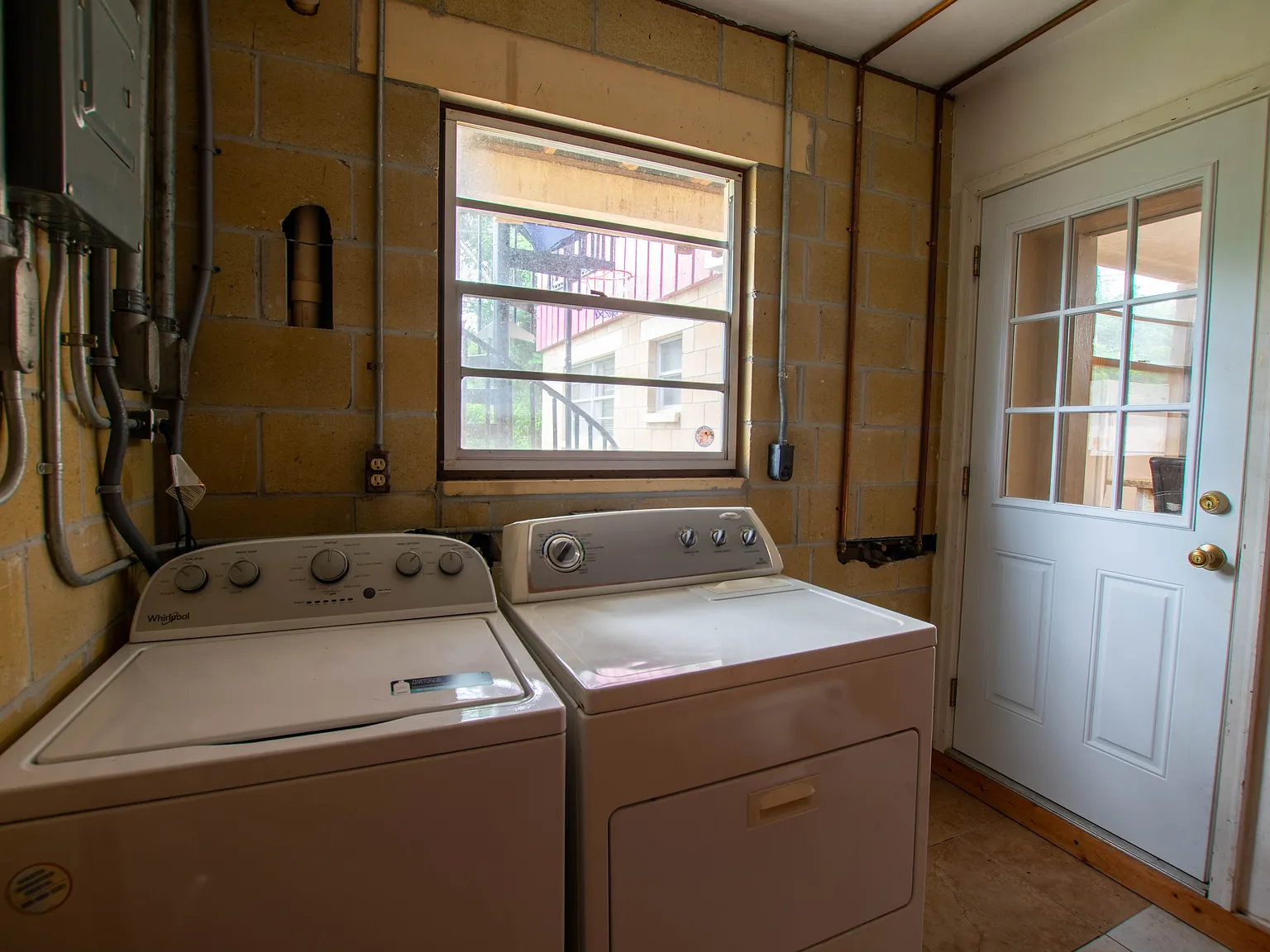2 bed, 840 sqft, $1,350 — Photo 4
