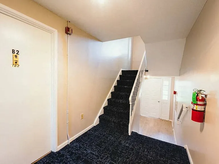 BAY SHORE APARTMENTS — Photo 23