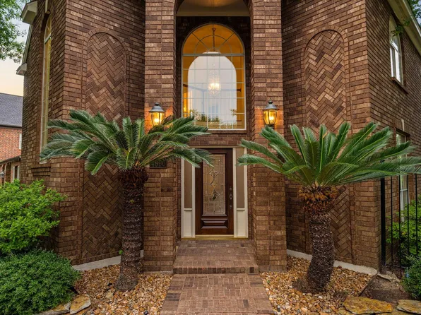 4900 Cedar St, Bellaire, TX 77401