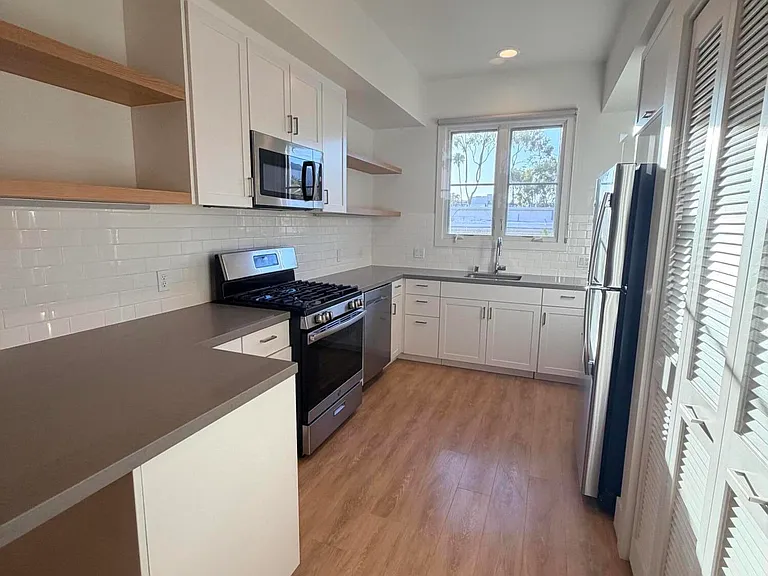 112 E Ortega St #215 — Photo 5