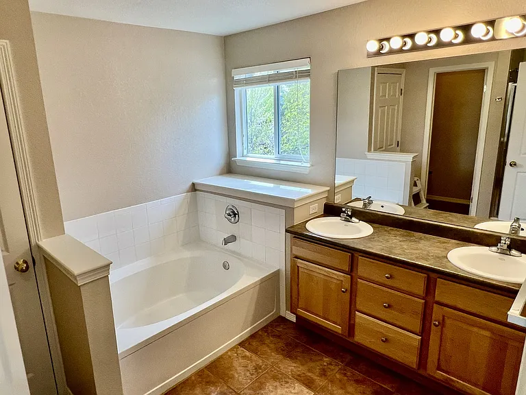 6502 Silver Mesa Dr #F — Photo 25