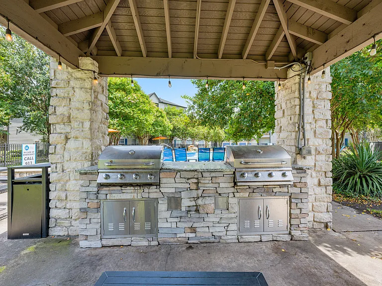 Oak Grove — Photo 6