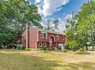 10 Royal Ln, Agawam, MA 01001