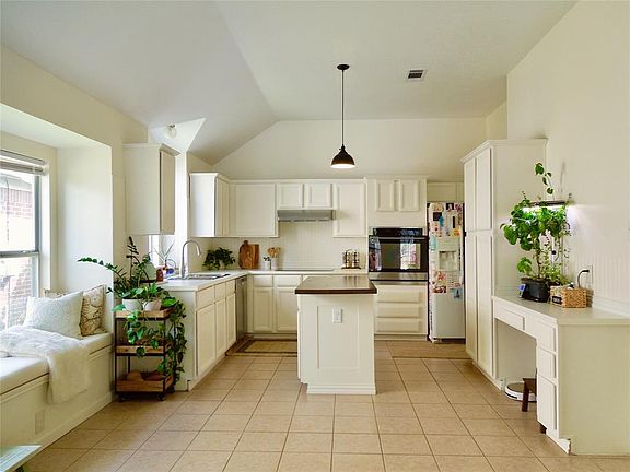 5th image of 803 McKenzie Pl