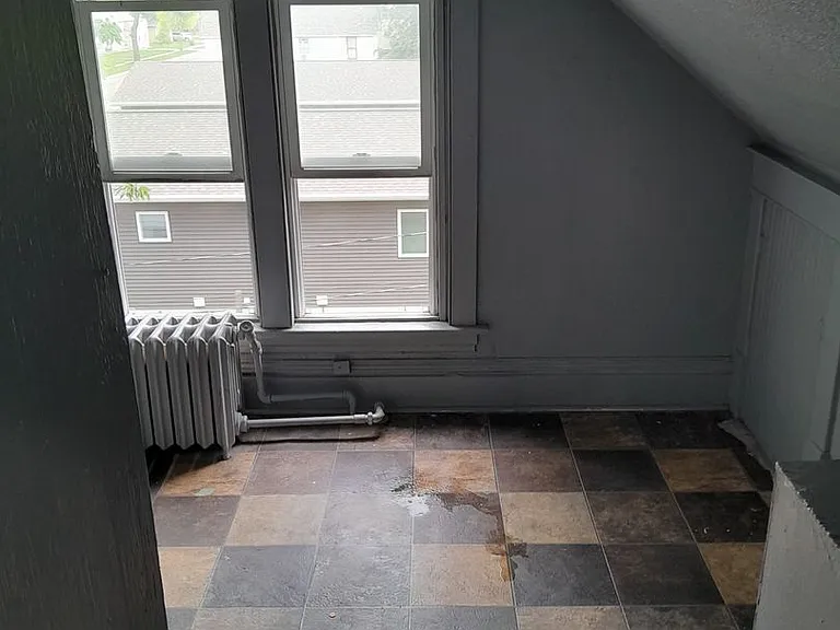 220 5th Ave SW — Photo 6