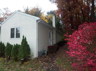 1001 W Dale Ave, McHenry, IL 60051