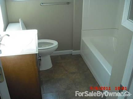 2nd image of 408 E Mulberry St