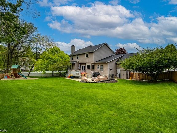 3rd image of 326 Saint Lawrence Cir