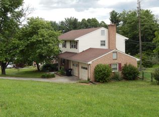 4920 Cave Spring Cir, Roanoke, VA 24018