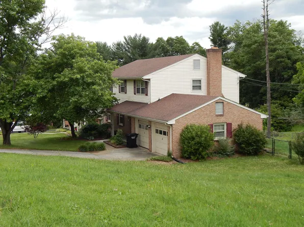 4920 Cave Spring Cir, Roanoke, VA 24018