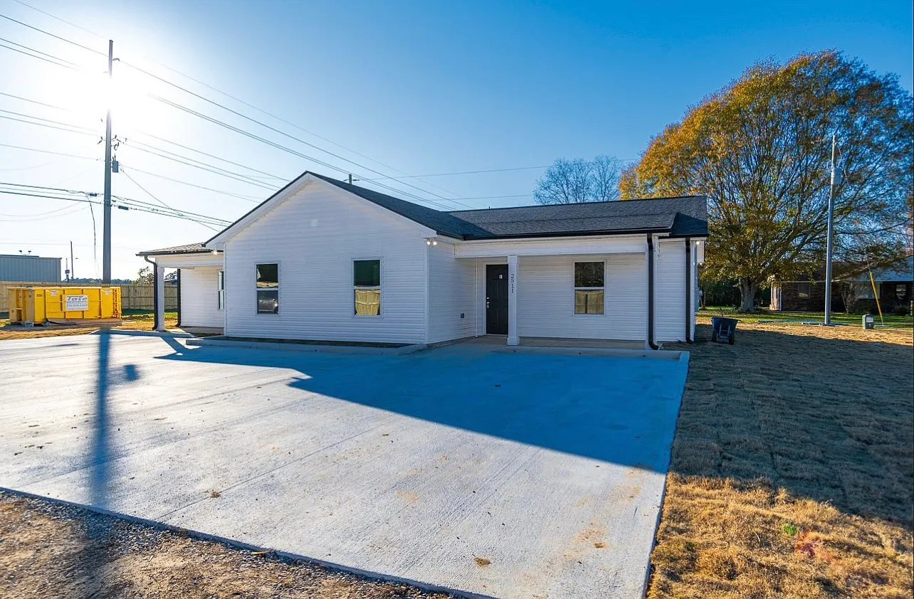 2511 Grimwood Rd — Photo 4