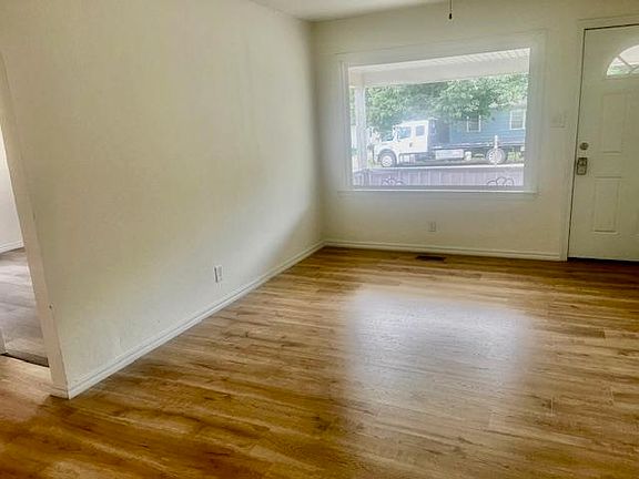 5th image of 728 S Audrey Dr