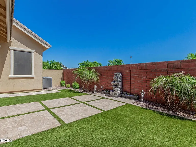 4511 E Jones St — Photo 5