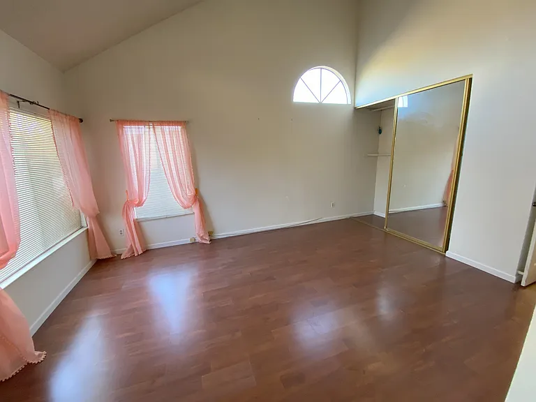 251 Seawind Dr — Photo 12