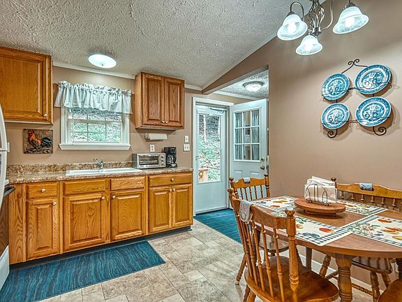 5th image of 95 Bon Dakota Dr