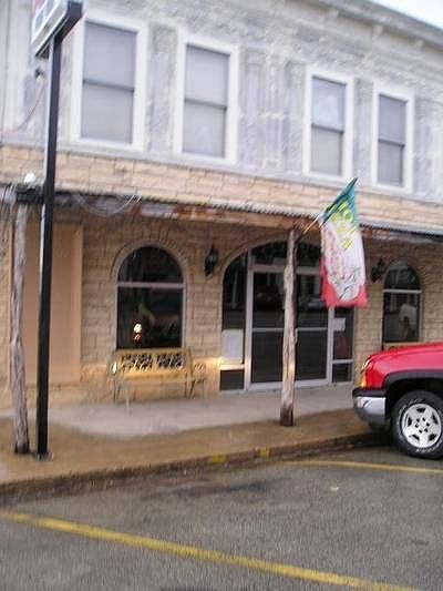 1st image of 409 E Avenue C