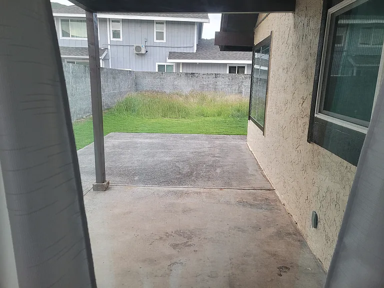 Kahului St — Photo 1