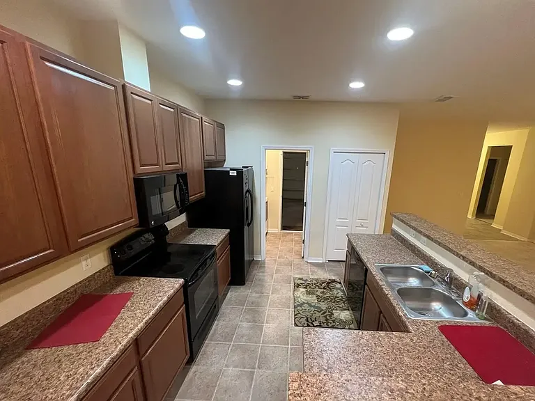 1013 Evans Loop — Photo 6