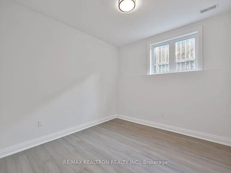 101 Sophia St W — Photo 10