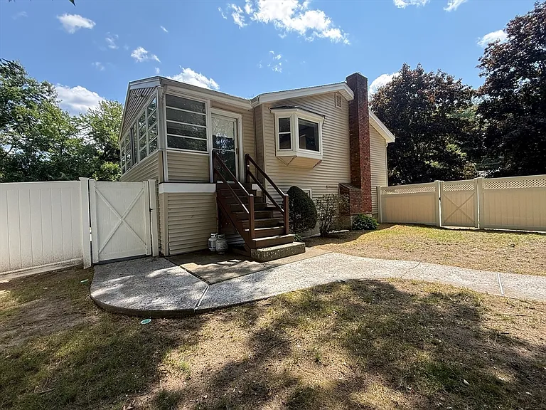 9 Brookdale Cir — Photo 24