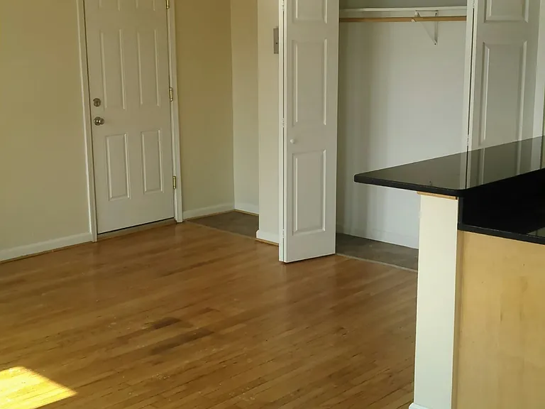 960 Amherst St #6 — Photo 7