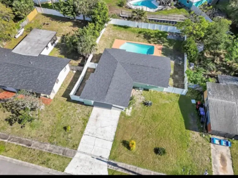 1800 Augustine Dr — Photo 25