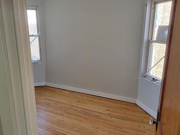 Bedroom 8.5ft x 13ft
